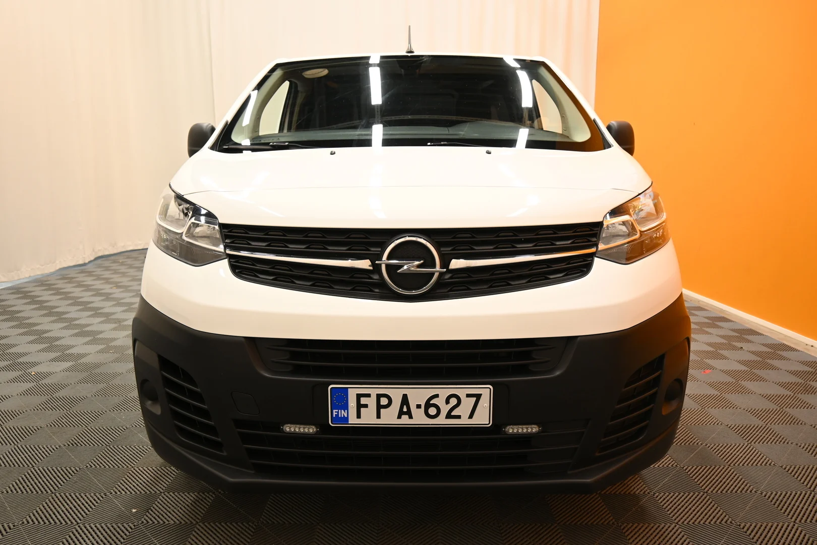 Car Image - KYOcqrKq0fqNc4D2SkkUB
