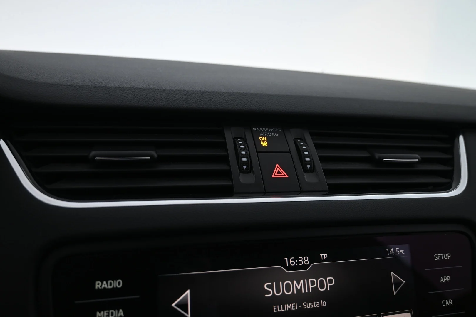 Car Image - 1v2mK1QNnjRSGqeMiF93nv