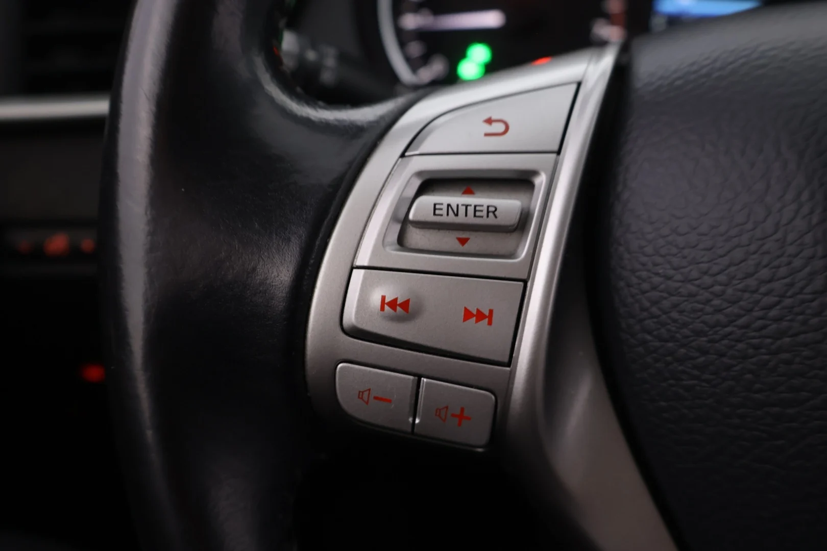 Car Image - 73NUDeNsQKt0s6Q0OqydeM