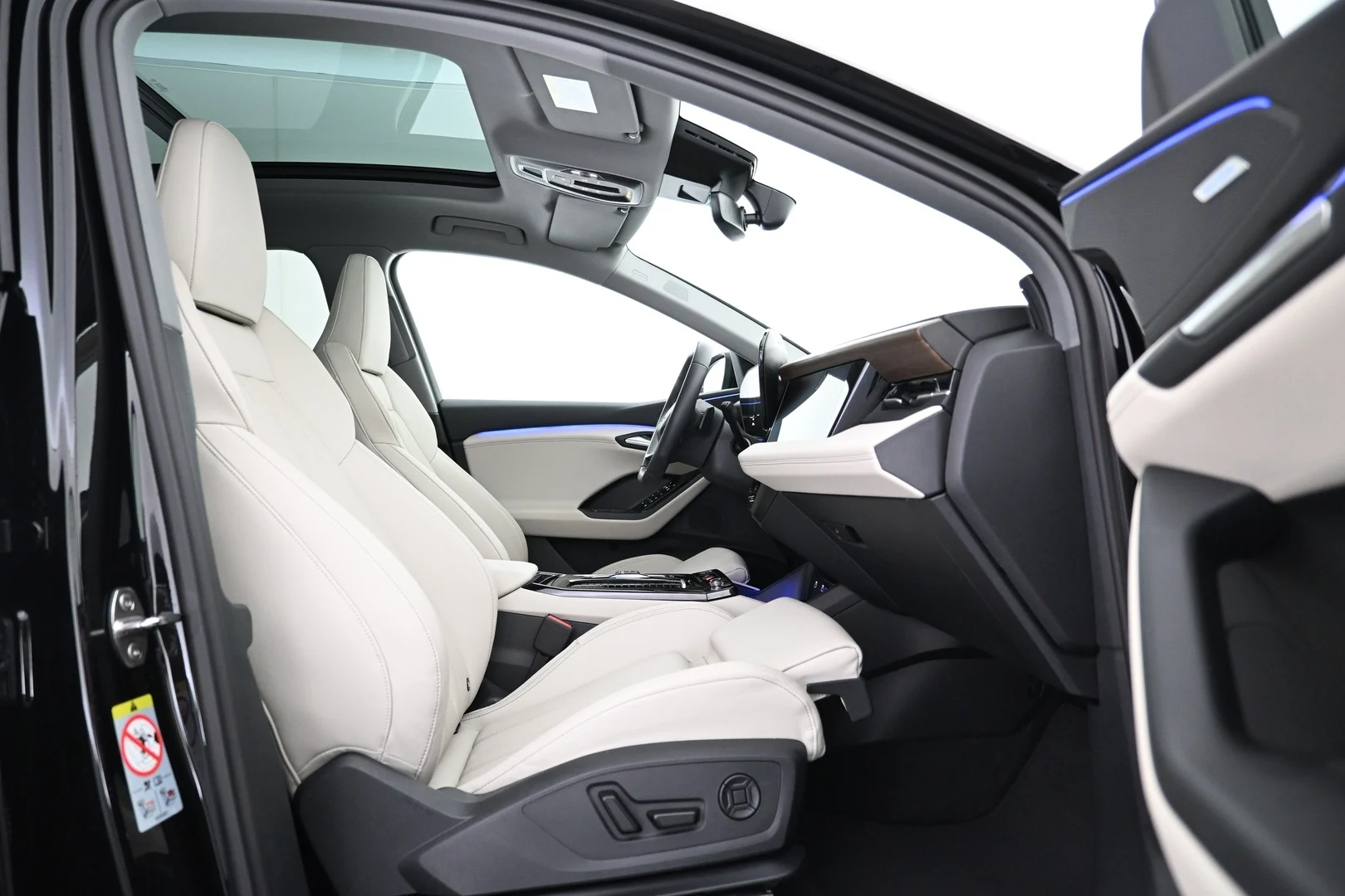 Car Image - 7tBBUwKivIf4IezHaaaMEg