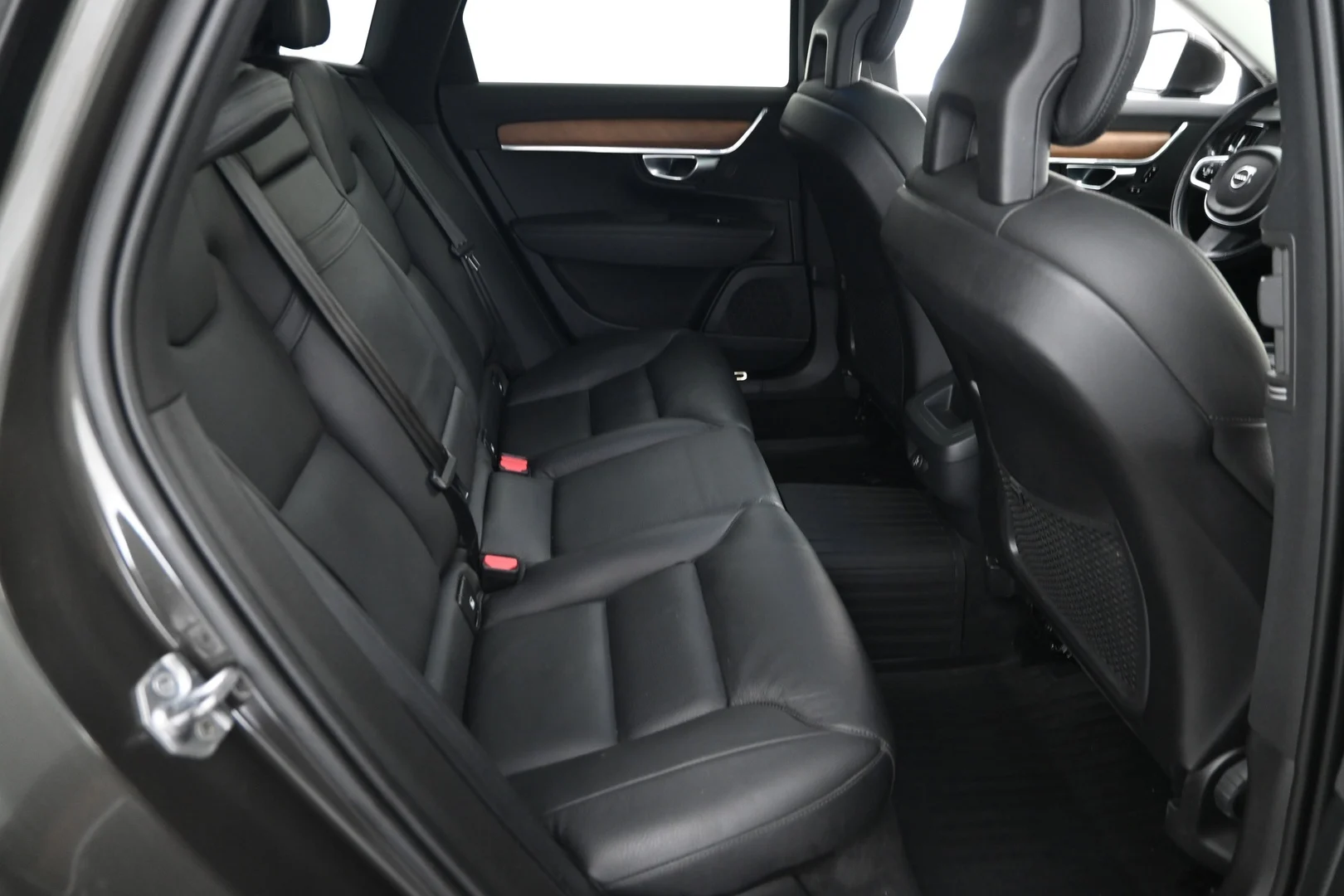 Car Image - aCcdcAkfromRvNpQ3EJvK
