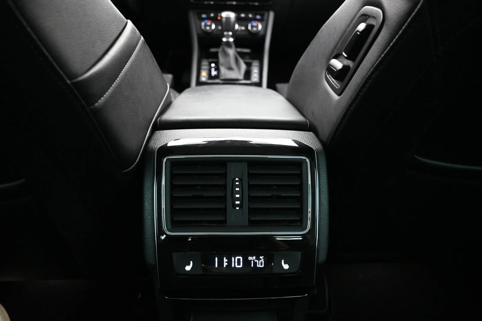 Car Image - 5j9uRxQ9IPiWzGhajdBg4W