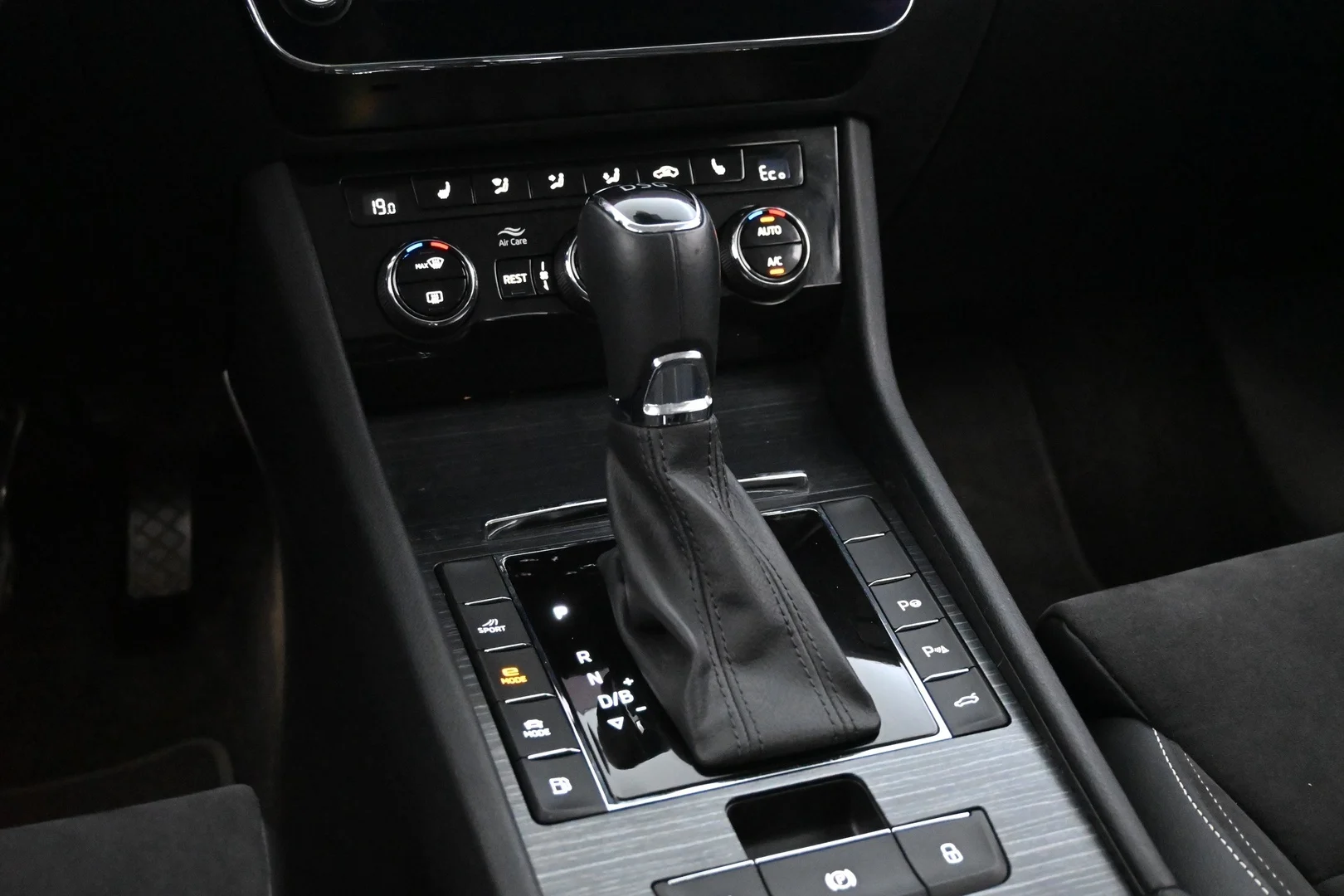 Car Image - 6xxFfqOQ82af66d18jjiUf