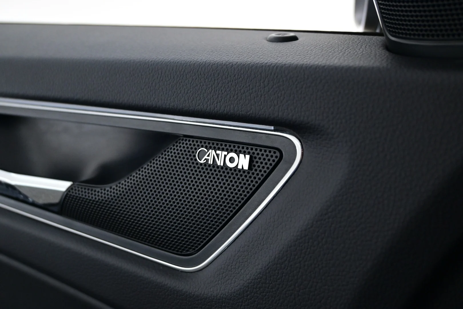 Car Image - 6PUJsTPH1ik7dbEvHgATuY