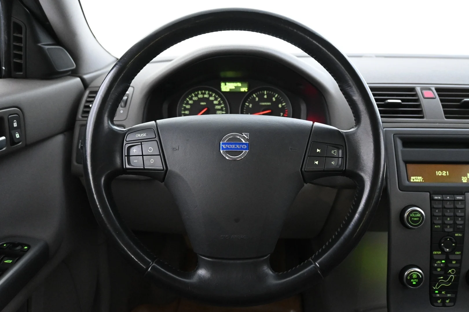 Car Image - D1CMEeuApdhoJDdRX1ZMR