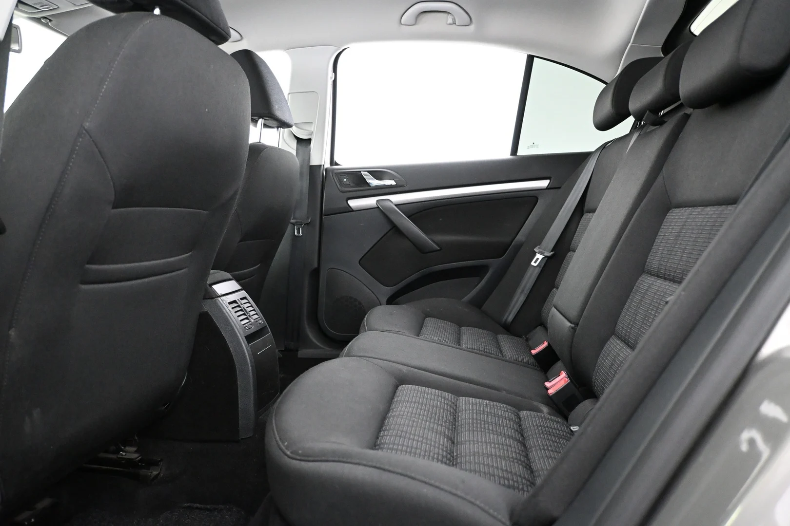 Car Image - 1bHHXrMatAKBNye6f94B2X