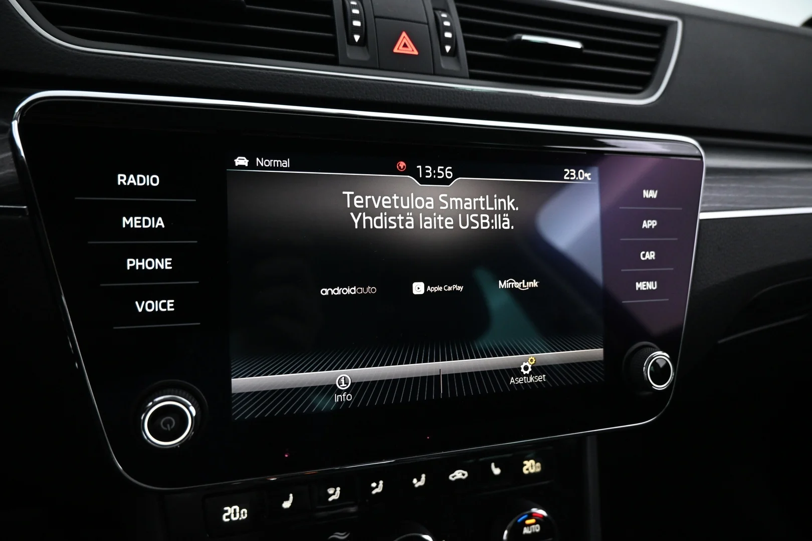 Car Image - 5jxPgzfrXf9zCUWUj6dKwH