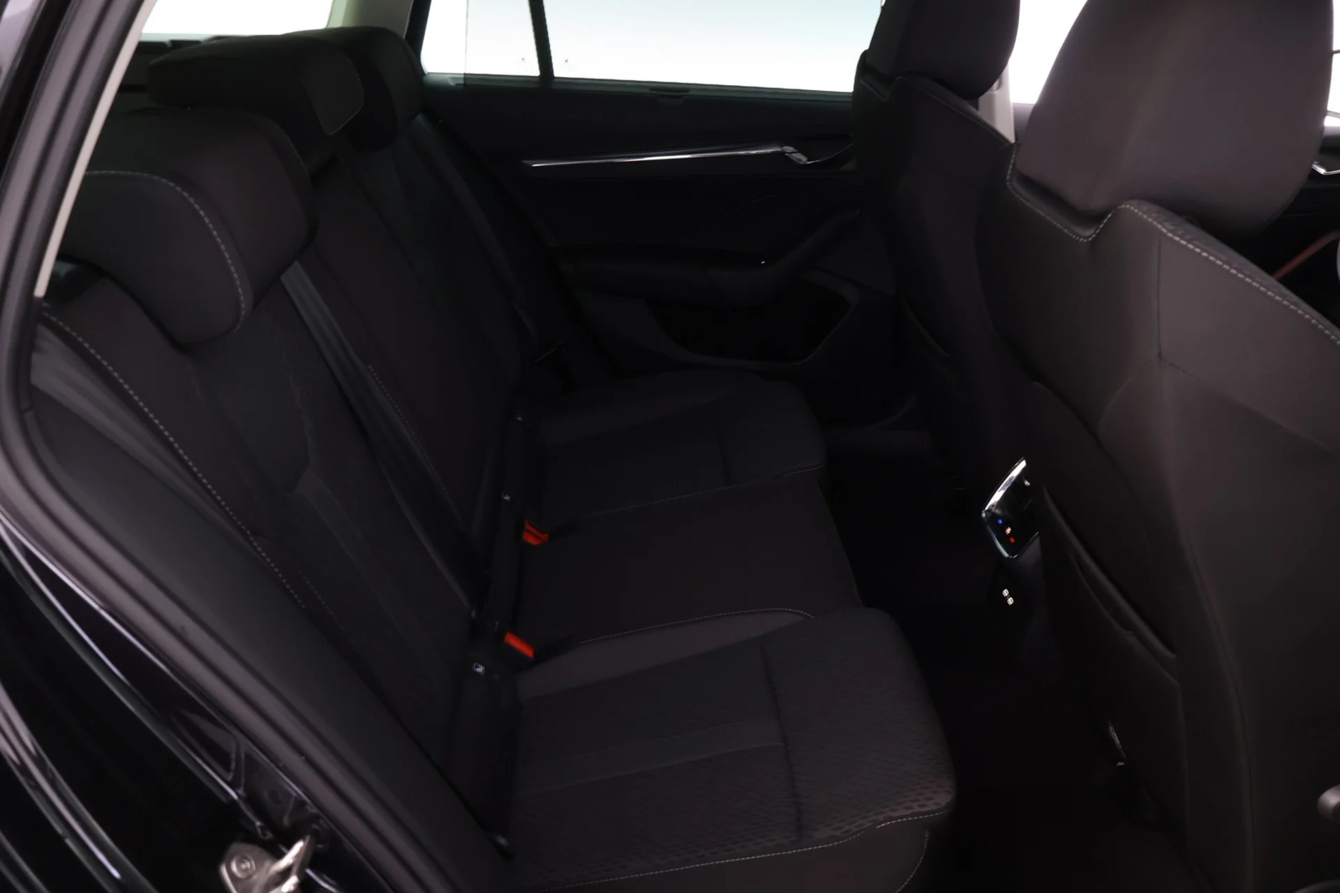 Car Image - 5puFAUe6ec9mWkunHMxYsG