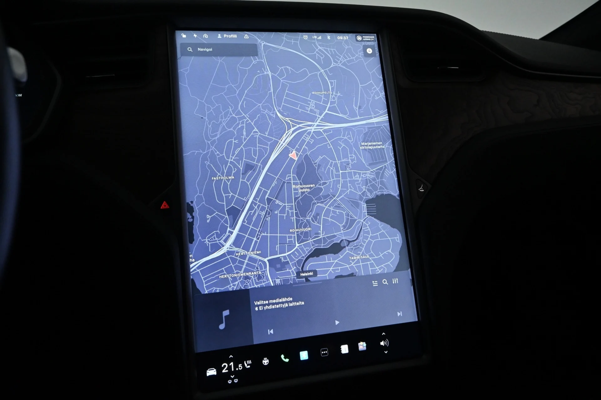 Car Image - F6kS5F6dpENu6hrT5CmWn