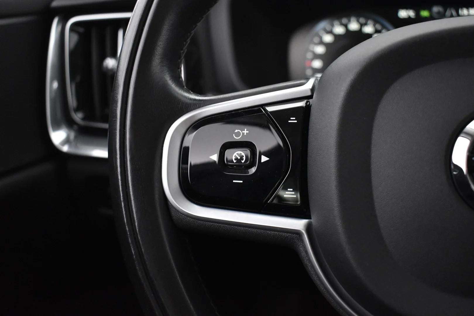 Car Image - 5pN36S9n7BJ4bsQlznTVhp