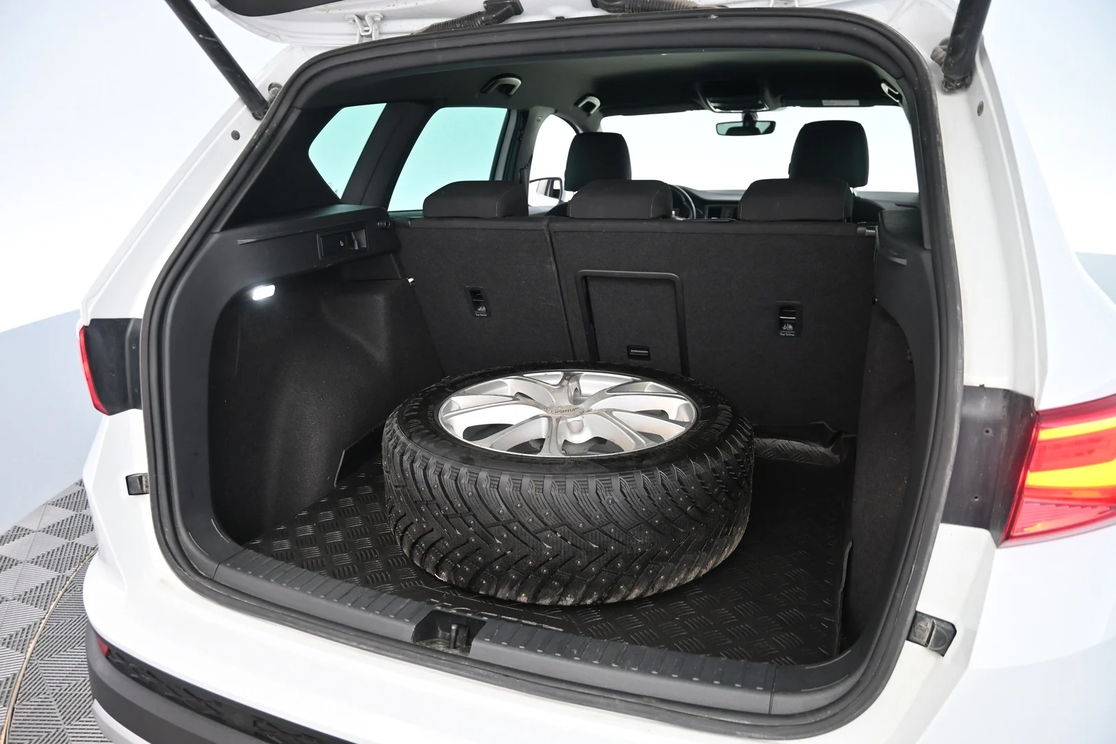 Car Image - 5Zcghe4ZVmTdnWJmbCJoY8