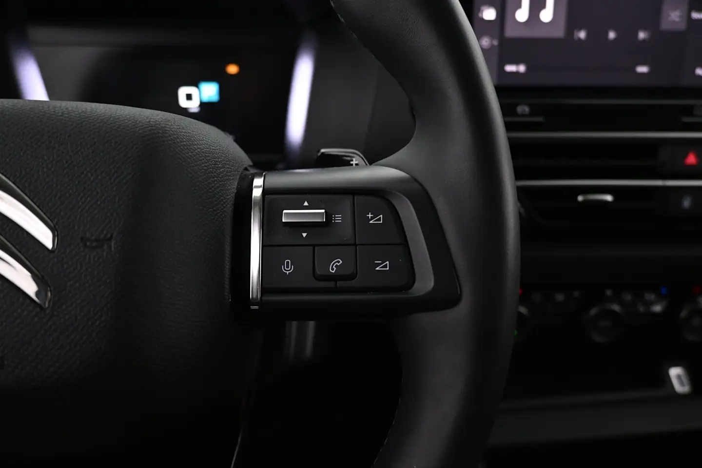 Car Image - 1r1Y6SRy0LEonTwRM2QrY0