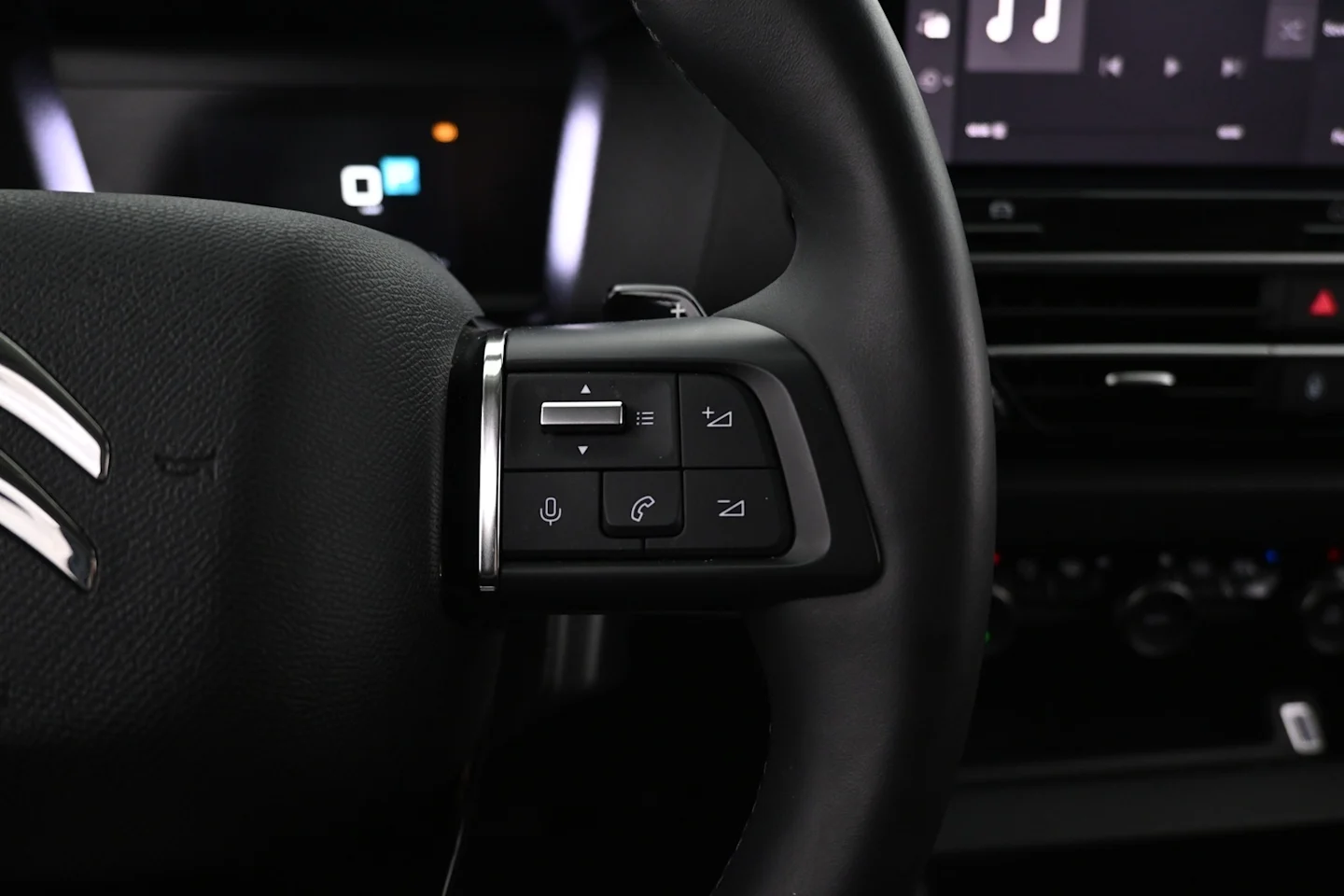 Car Image - 1r1Y6SRy0LEonTwRM2QrY0
