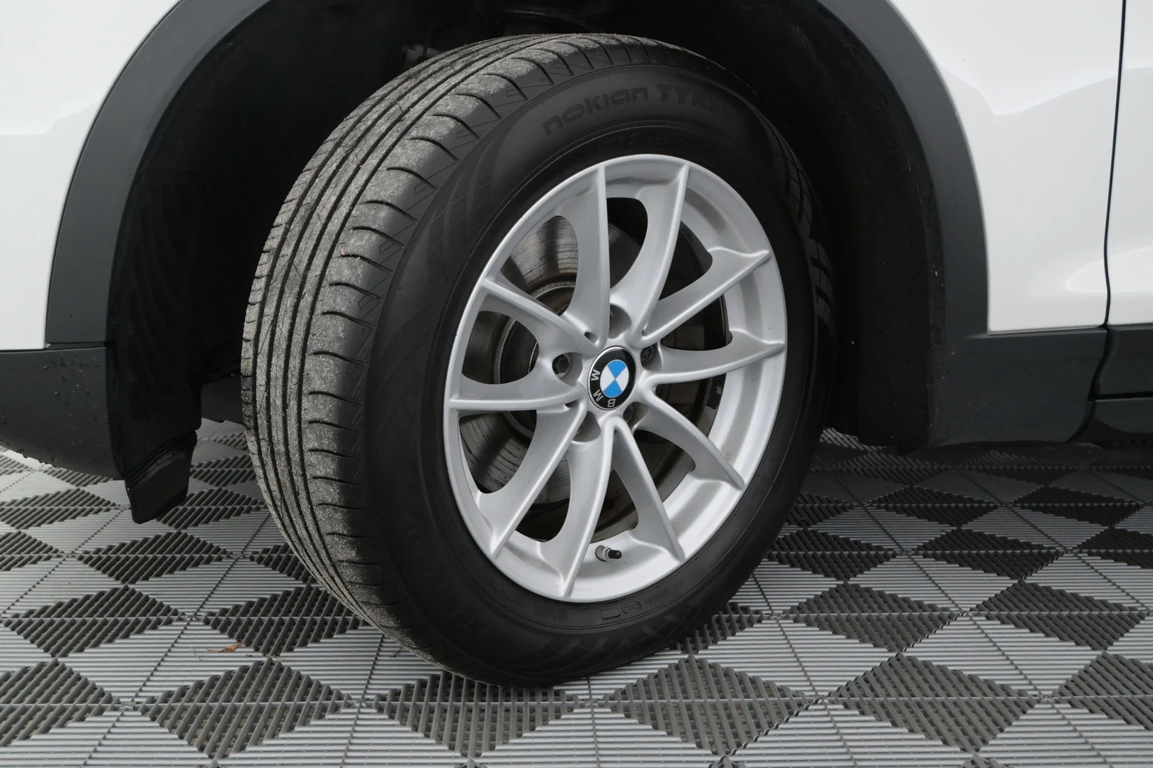 Car Image - gHKfndfLKcj2WyaRu7KYx