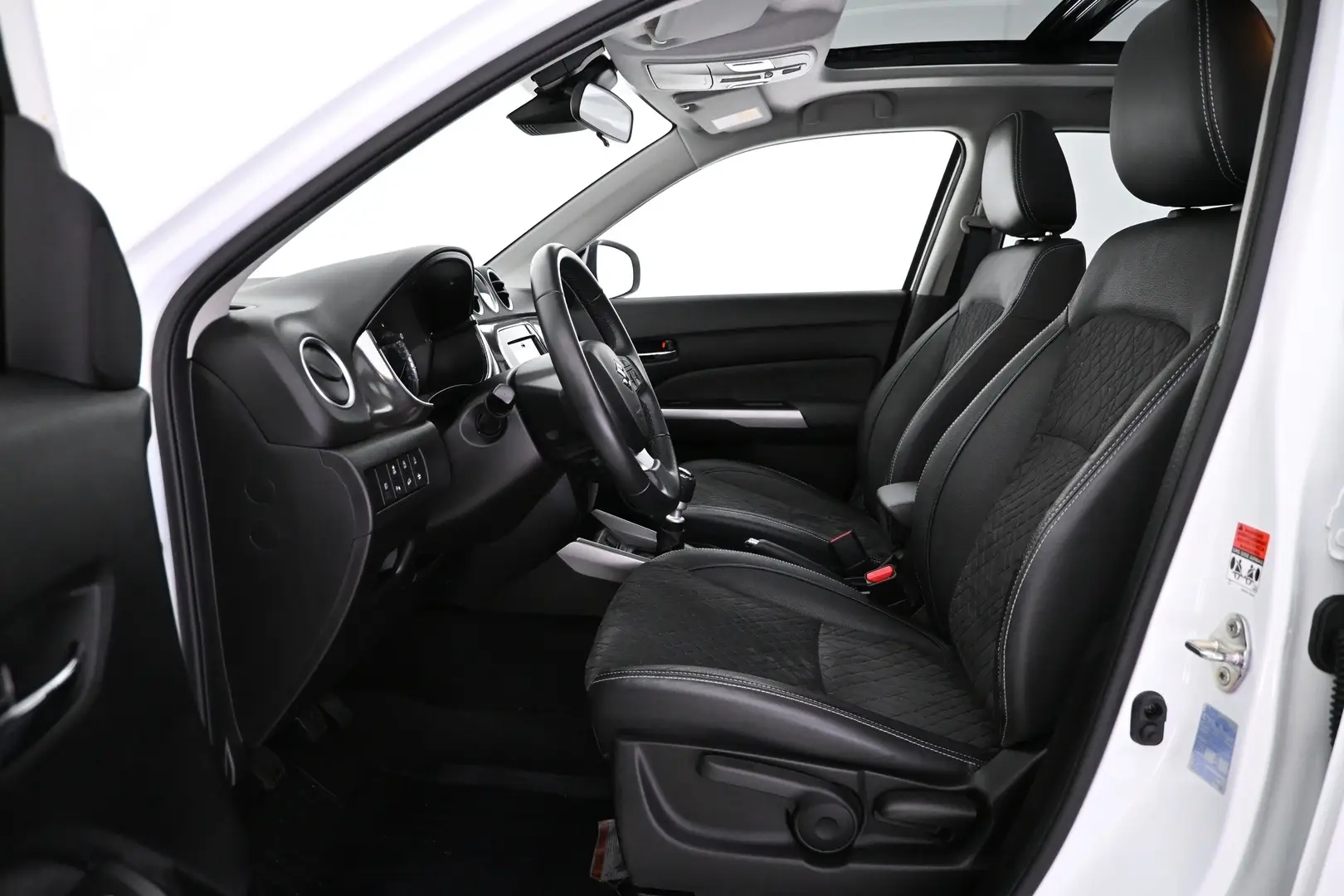 Car Image - 393NHazMXLg35TceCa4sGV