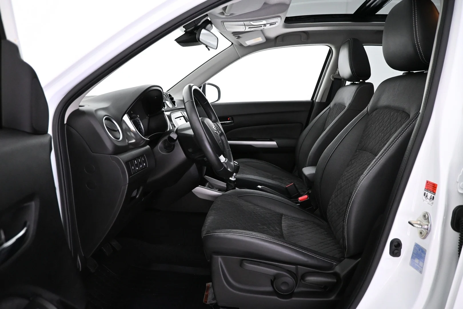 Car Image - 393NHazMXLg35TceCa4sGV