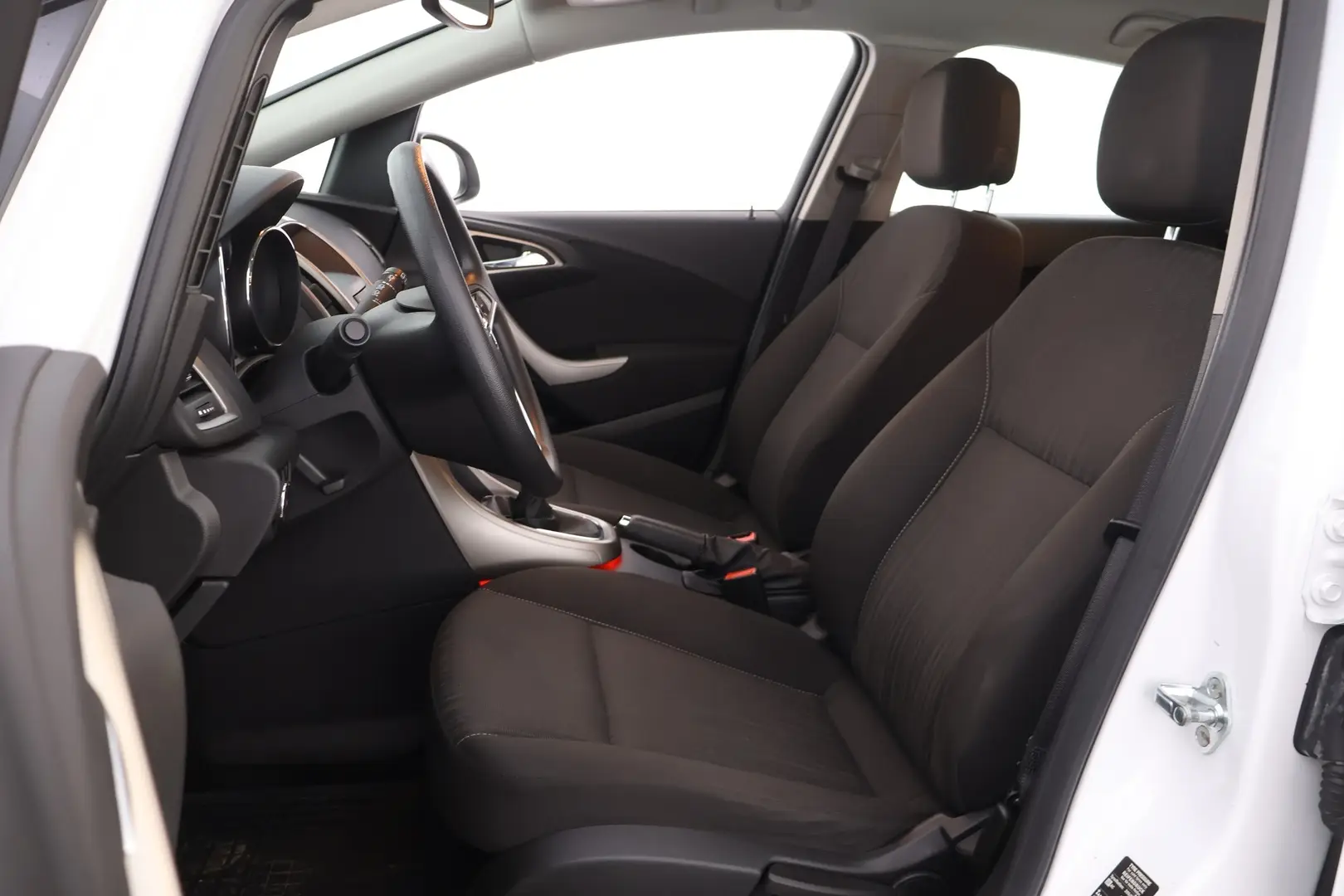 Car Image - 6nDDxuWu3QqptRFcpDgDAZ