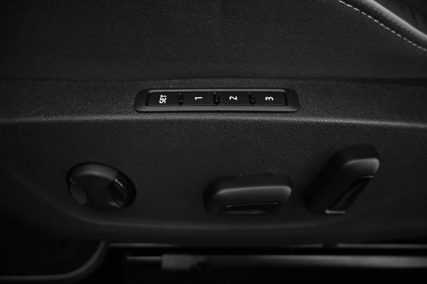Car Image - 3Rbe9PljX8UAyfrp2WNp7o