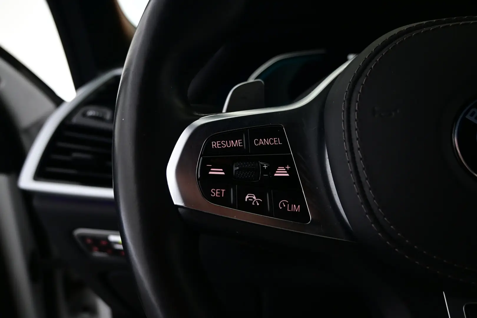 Car Image - HOMrbvUO5qV8kCXcWz31e