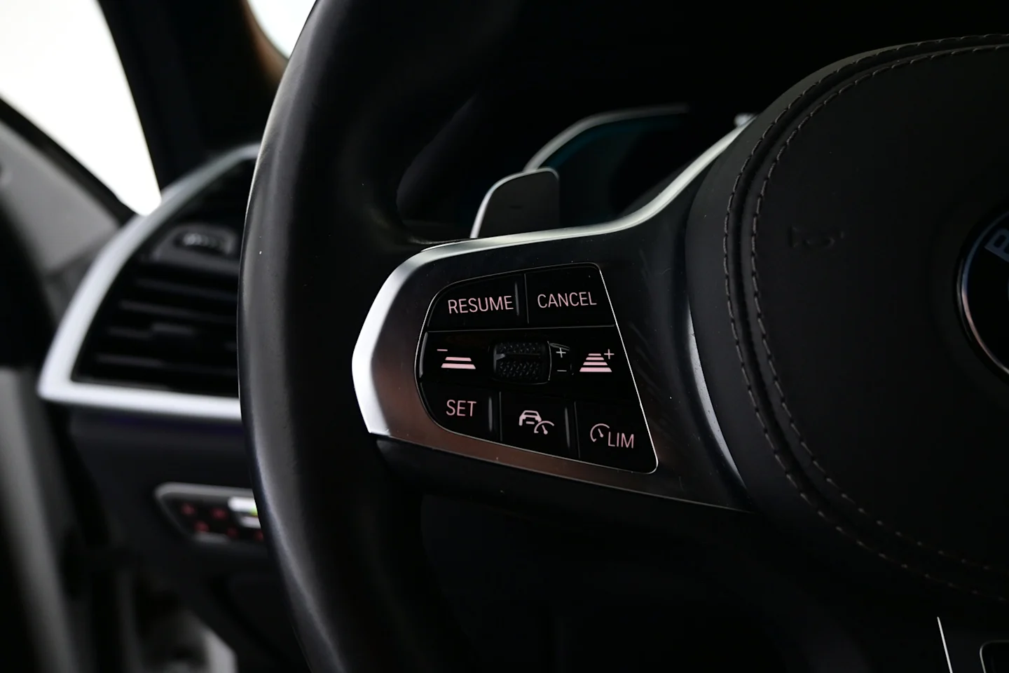 Car Image - HOMrbvUO5qV8kCXcWz31e