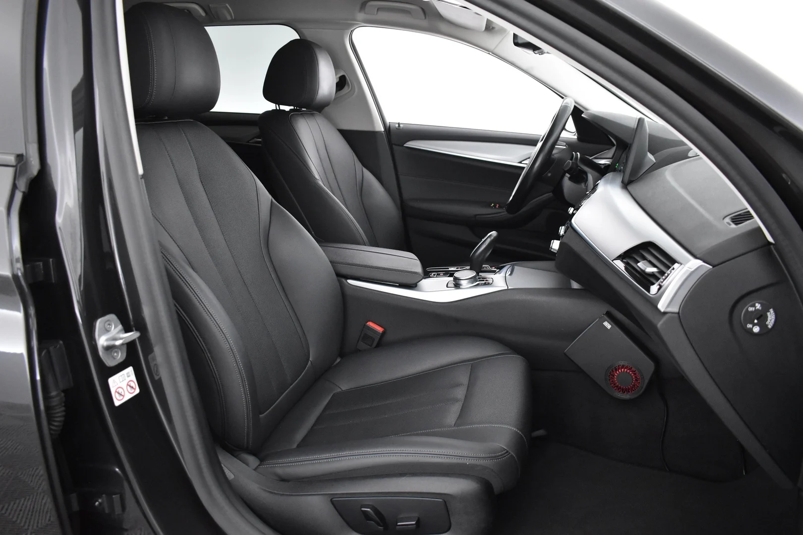 Car Image - 3u83ZjnqPmXByVLPoEYUrn