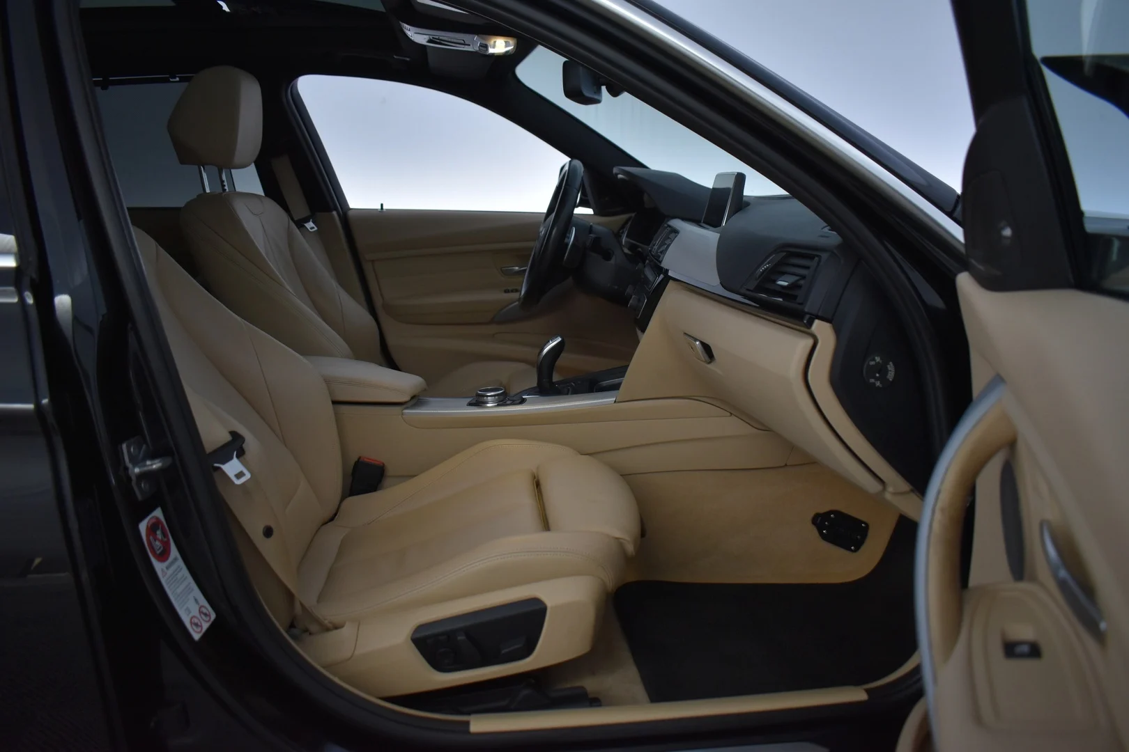 Car Image - 6ZdzVTsRxfkqzrURMAE1I2