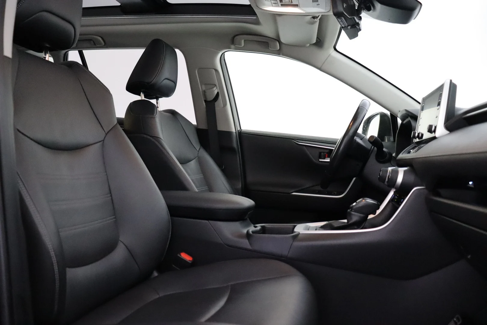 Car Image - JD7RcbhDAQQ50u8NfUptl