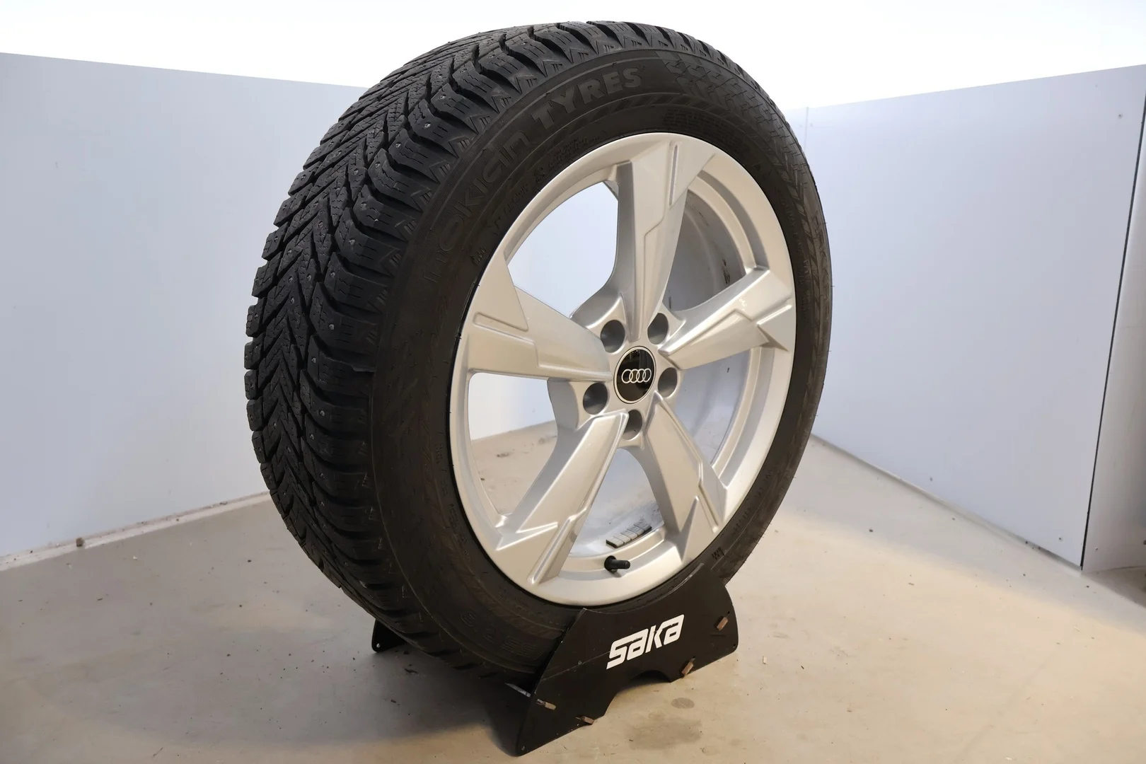 Car Image - 1qc3AlF4hs3u1DAIb2gHmi