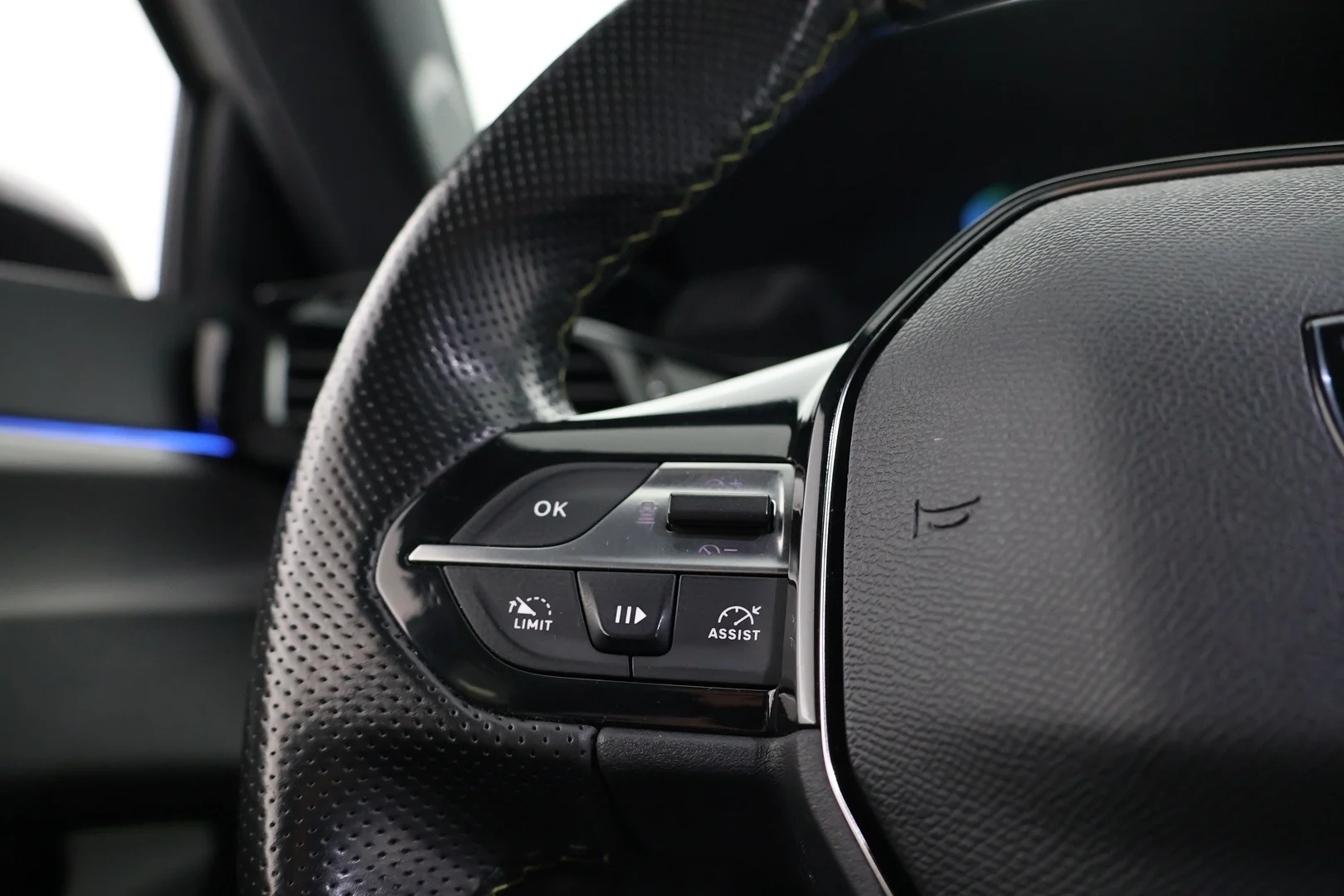 Car Image - 4tYsCasMdsgNRUJetkFDIm