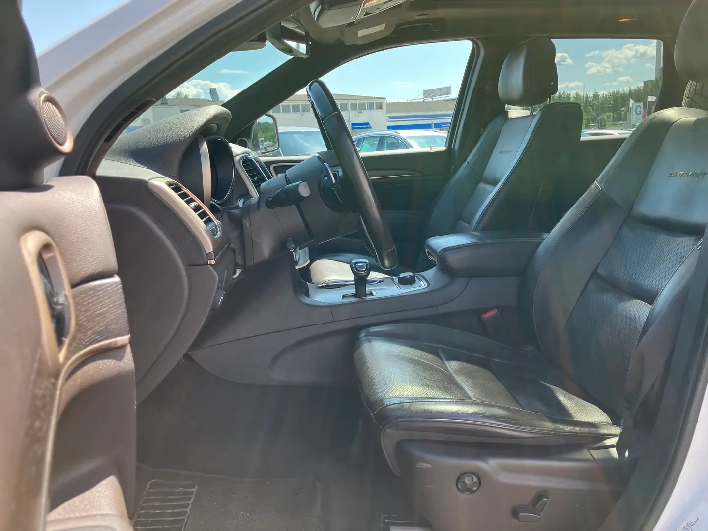 Car Image - 6qkJmFHvseHUFCLZQxjD83