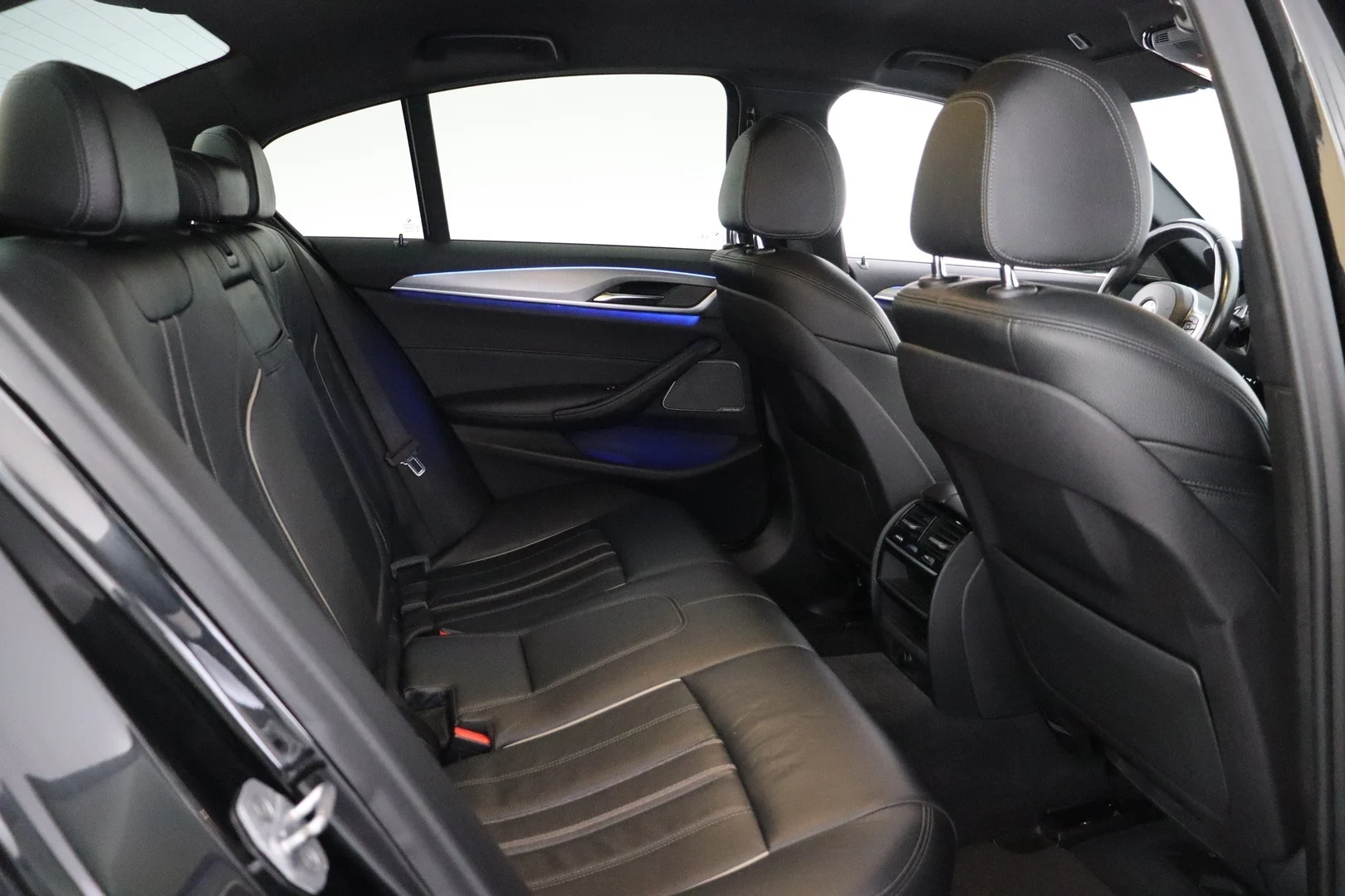 Car Image - U7DkEpVi0XkT4IRGsZBM0