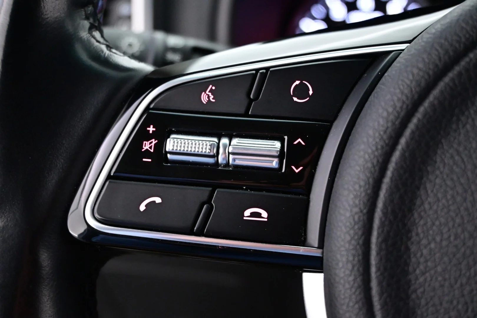 Car Image - 4gAnQzLjiN9oEIl3LR7AwU