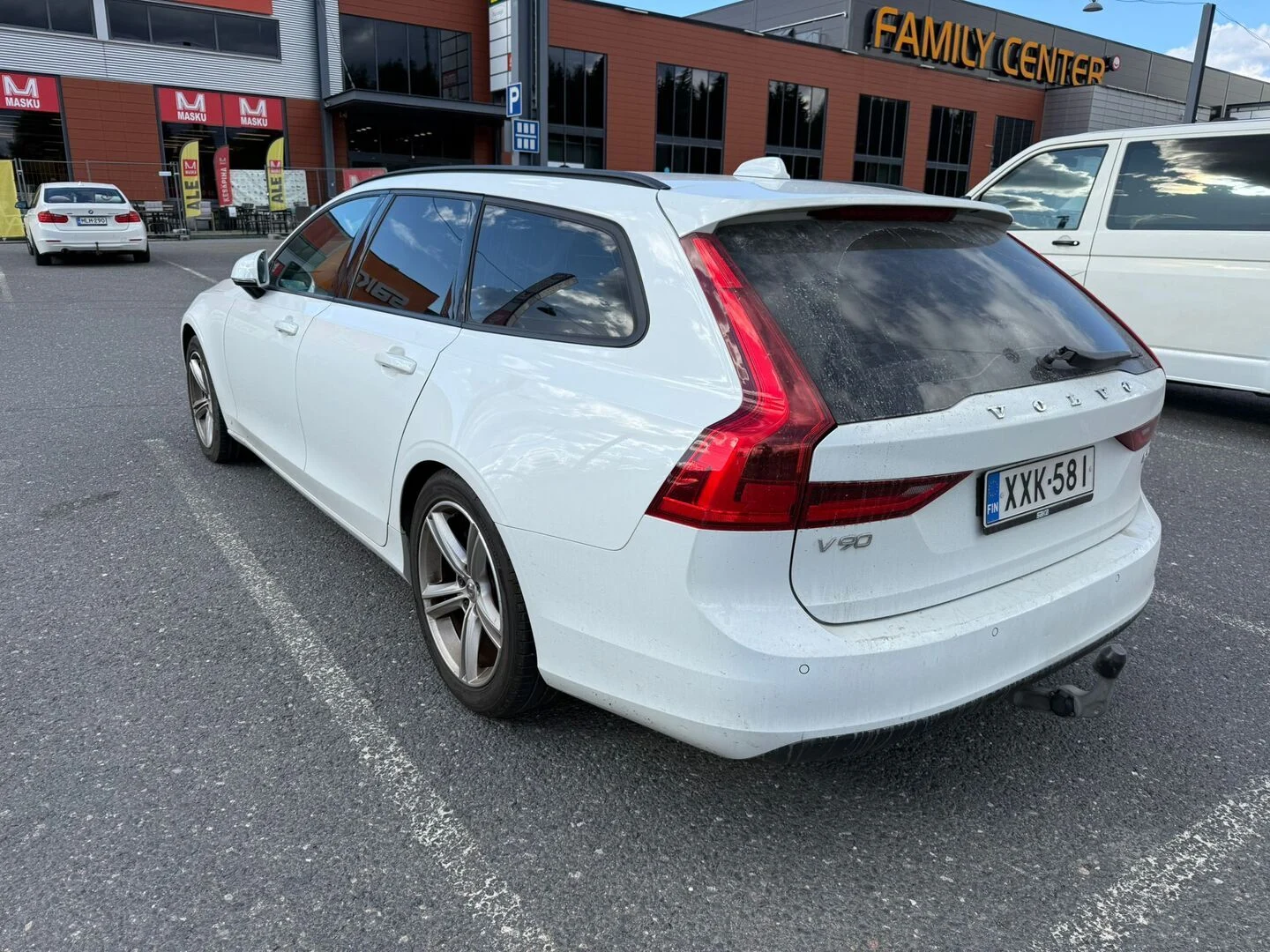 Car Image - pYpbDfU6NTDuofS9DttfX