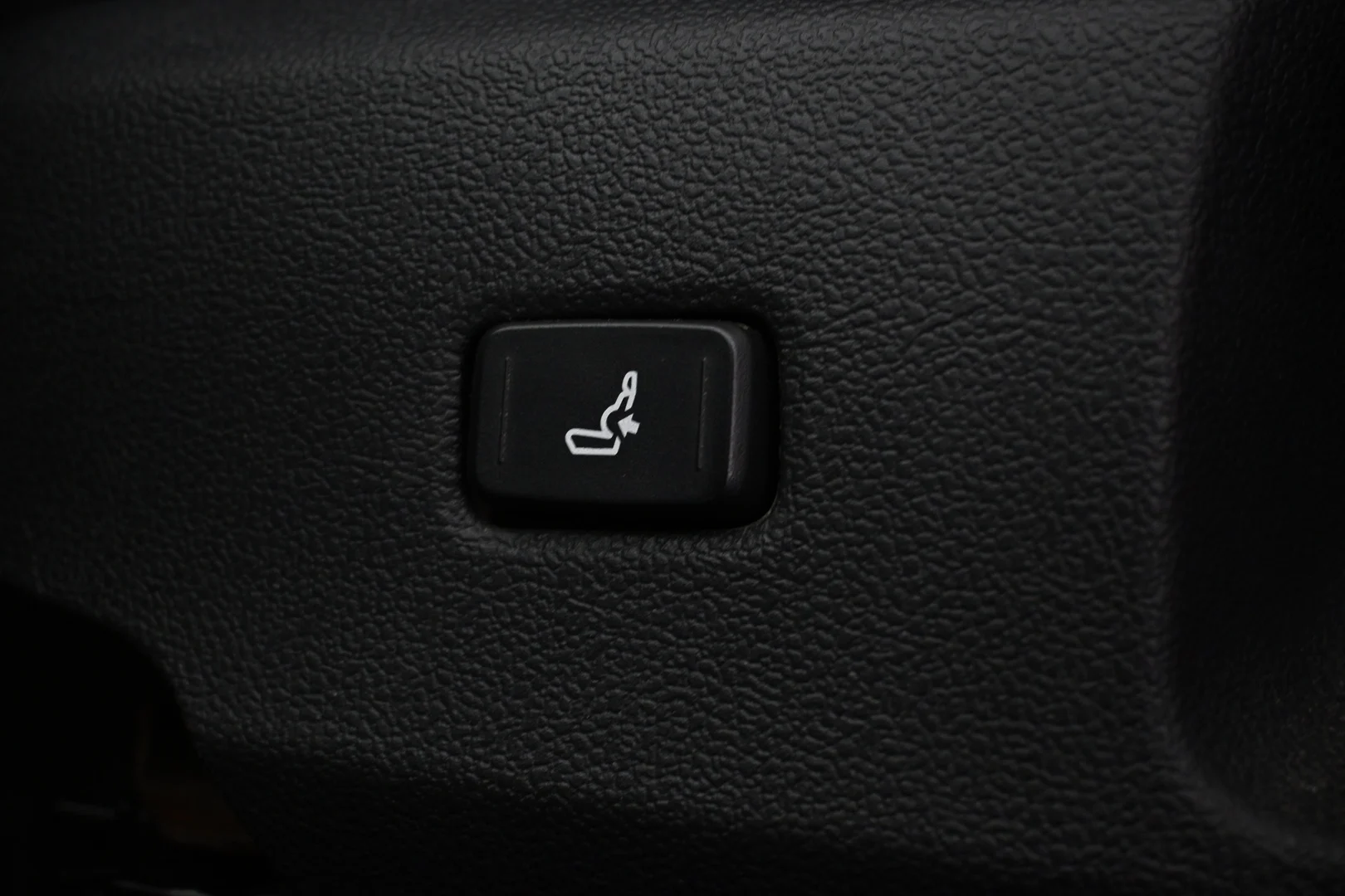 Car Image - 3vLMYSDR2bMuAtommXYG1Y