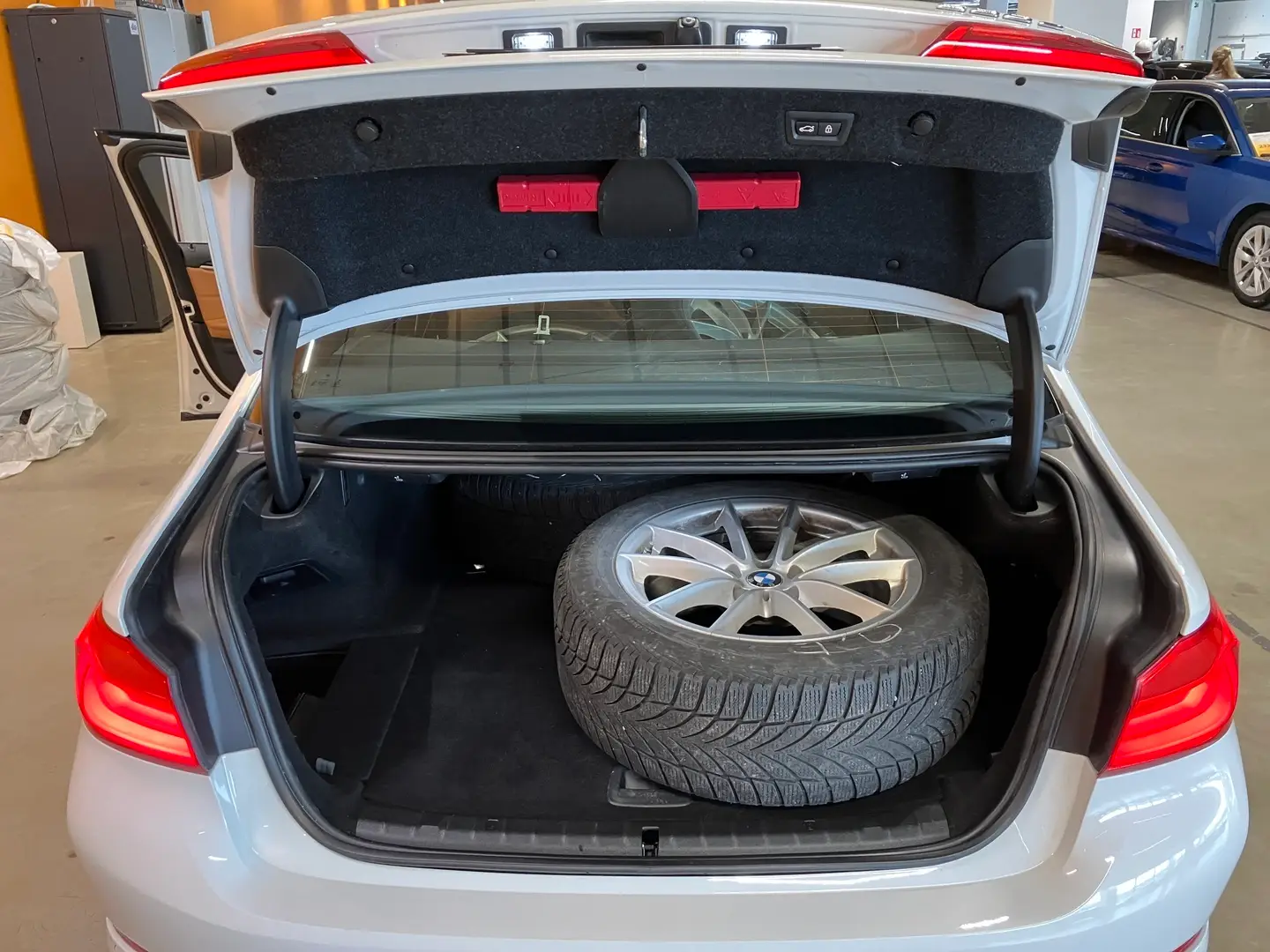 Car Image - 6zjOYggbvM9JO1jflRU1oH