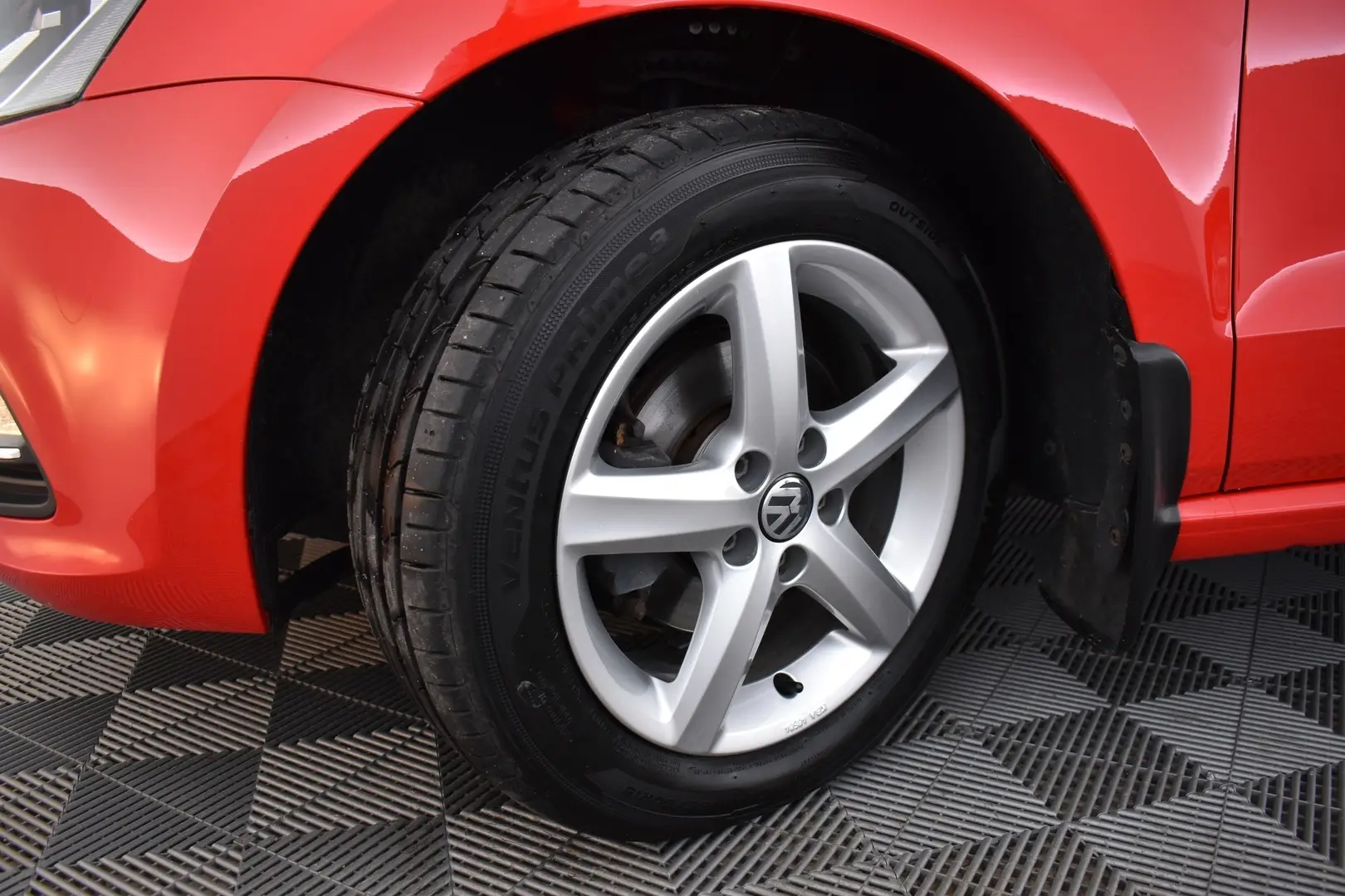 Car Image - 3TShCes4ohmFJgN9QUfXnF