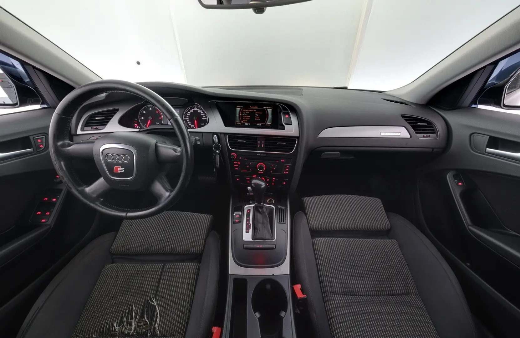 Car Image - tQpYGh72Y9LcvFpPVr6Sr