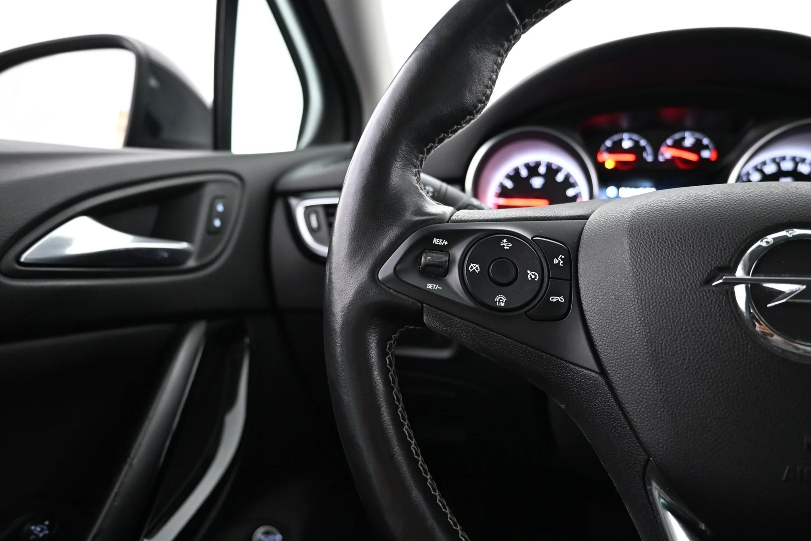 Car Image - 4NbM6RatOv9nRi6ngyDdSm