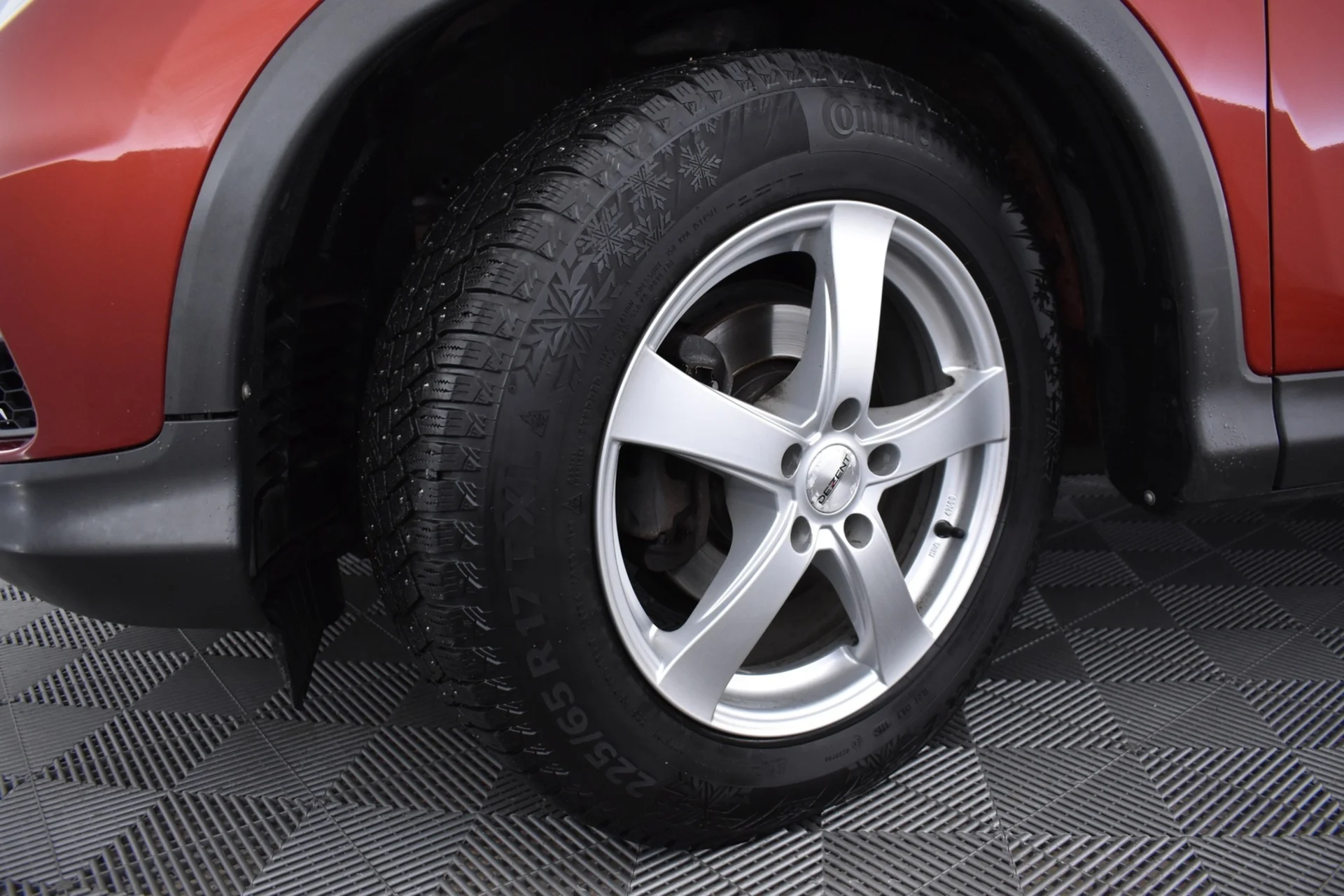 Car Image - CCUb7pSTLP8zApdXxnfbw