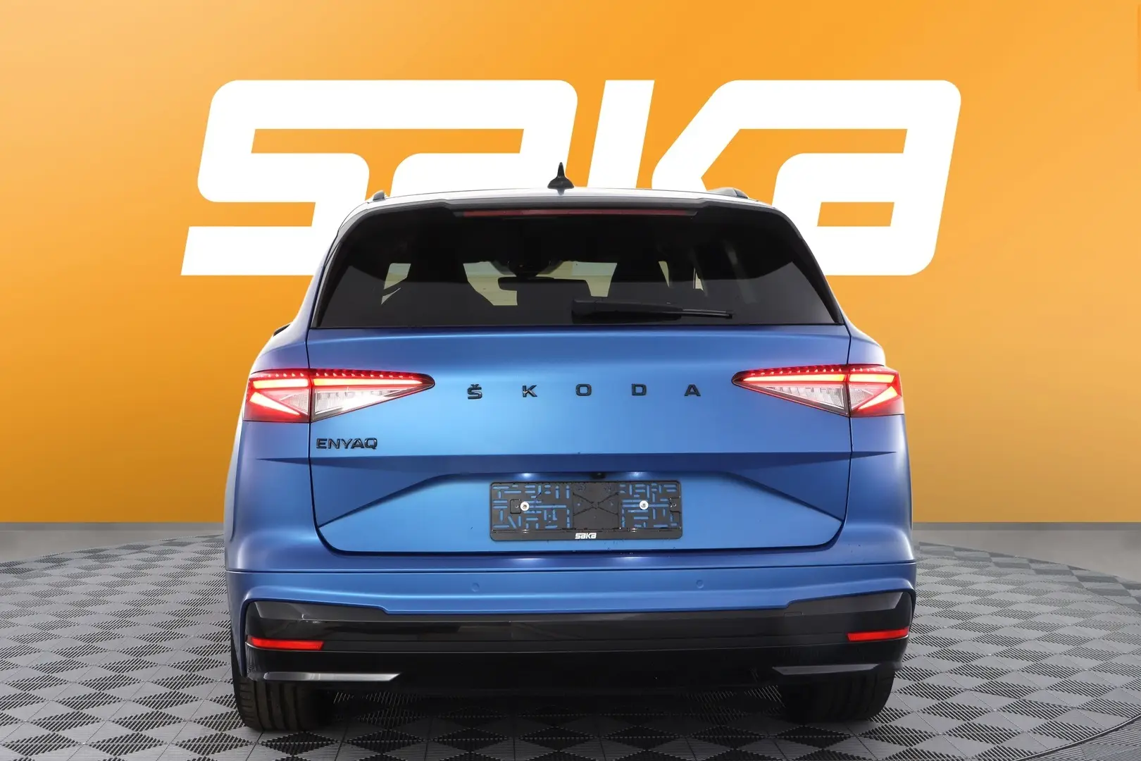 Car Image - 60cB9zzfq0iPbJJnD5TeIa