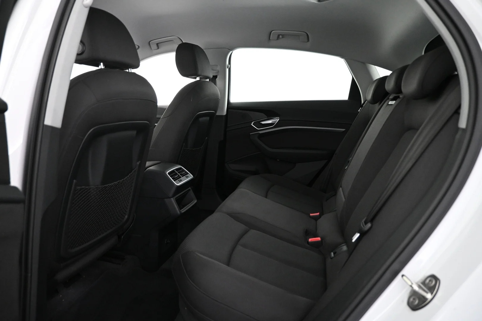 Car Image - 6llDr0O4cYsOYegXKb1o3O