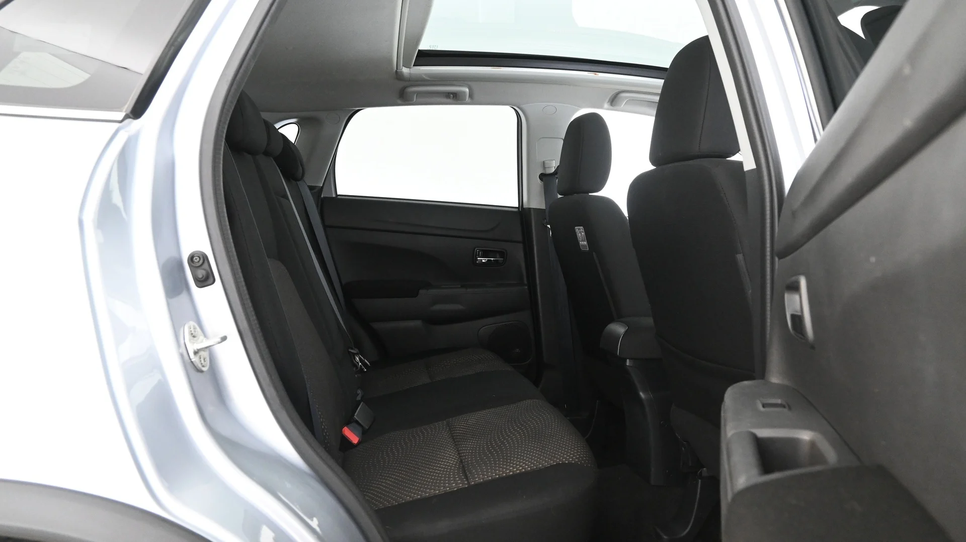 Car Image - 5YEMU0e9jd5psxnrfriFVr