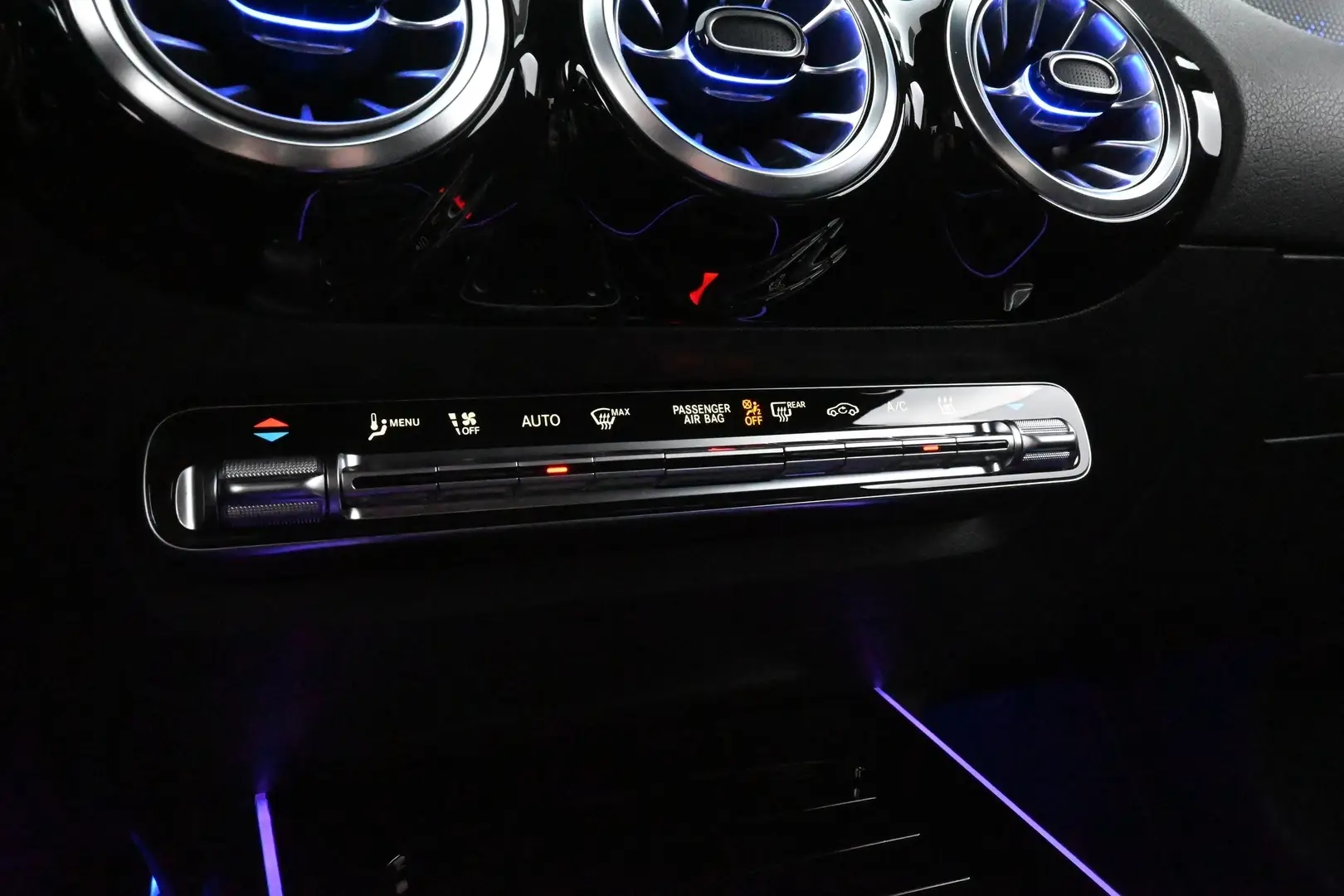 Car Image - 5B15sBUq2WDPQjcdk1xMyT