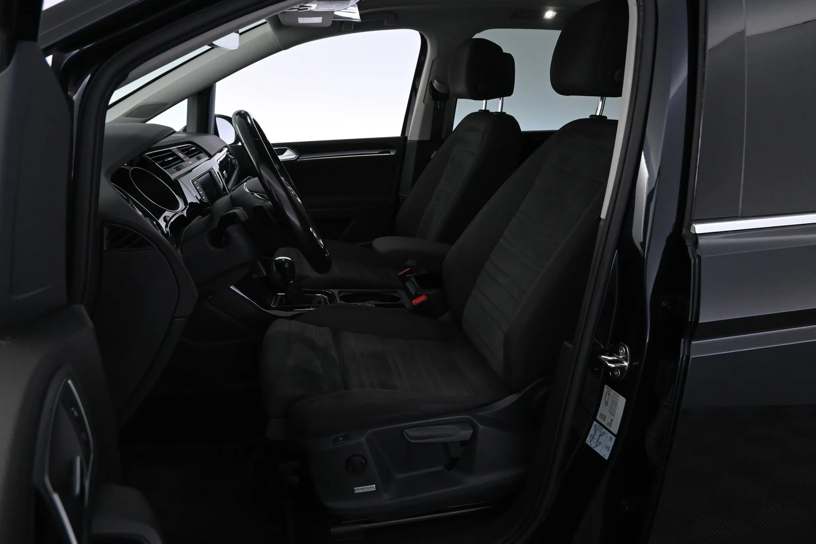 Car Image - GTwGz2JKguCMJp9QeG7Rc