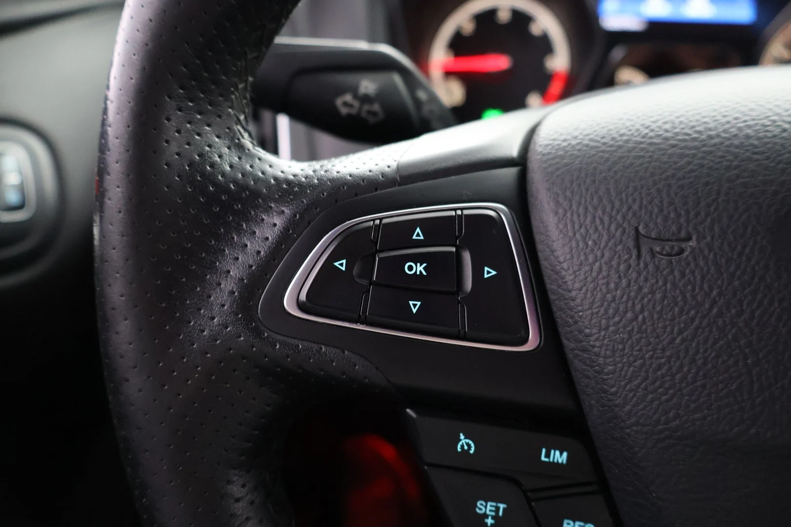 Car Image - 7ze8eVIVTJbPgFachU5IP6