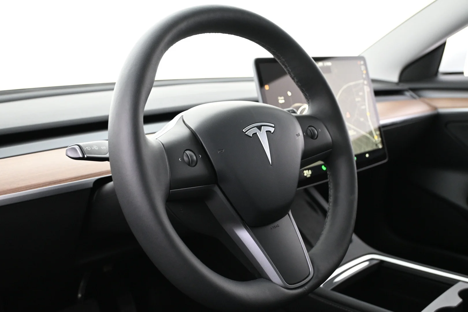 Car Image - 3hZDSDXqyJc8FiYlDESoPf