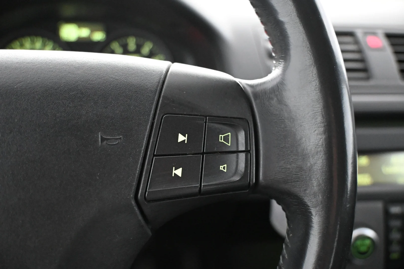 Car Image - 3y4KoNkvgp3gNbFCSdkDN4