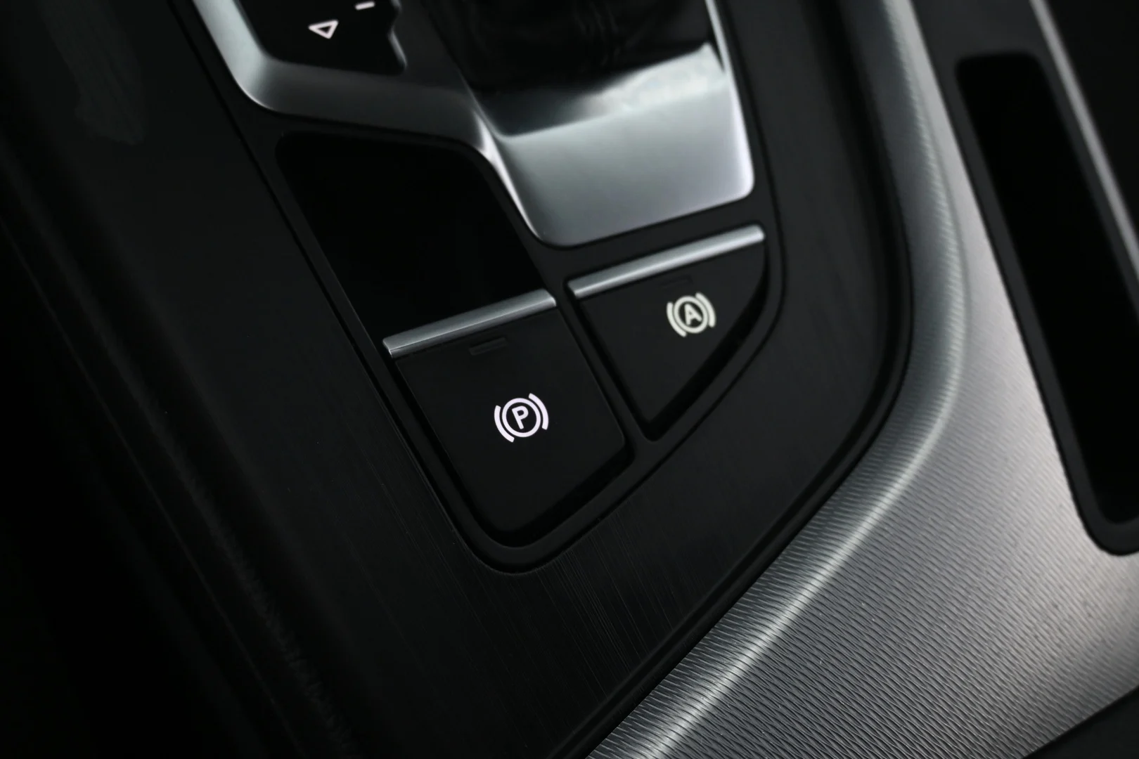 Car Image - 1nxAyhC3SXwyIJkm8xNO2l