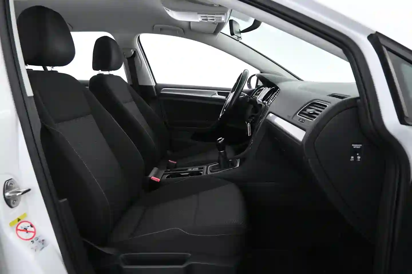 Car Image - 5YxZA9G4IeALDXHZgMwjIO