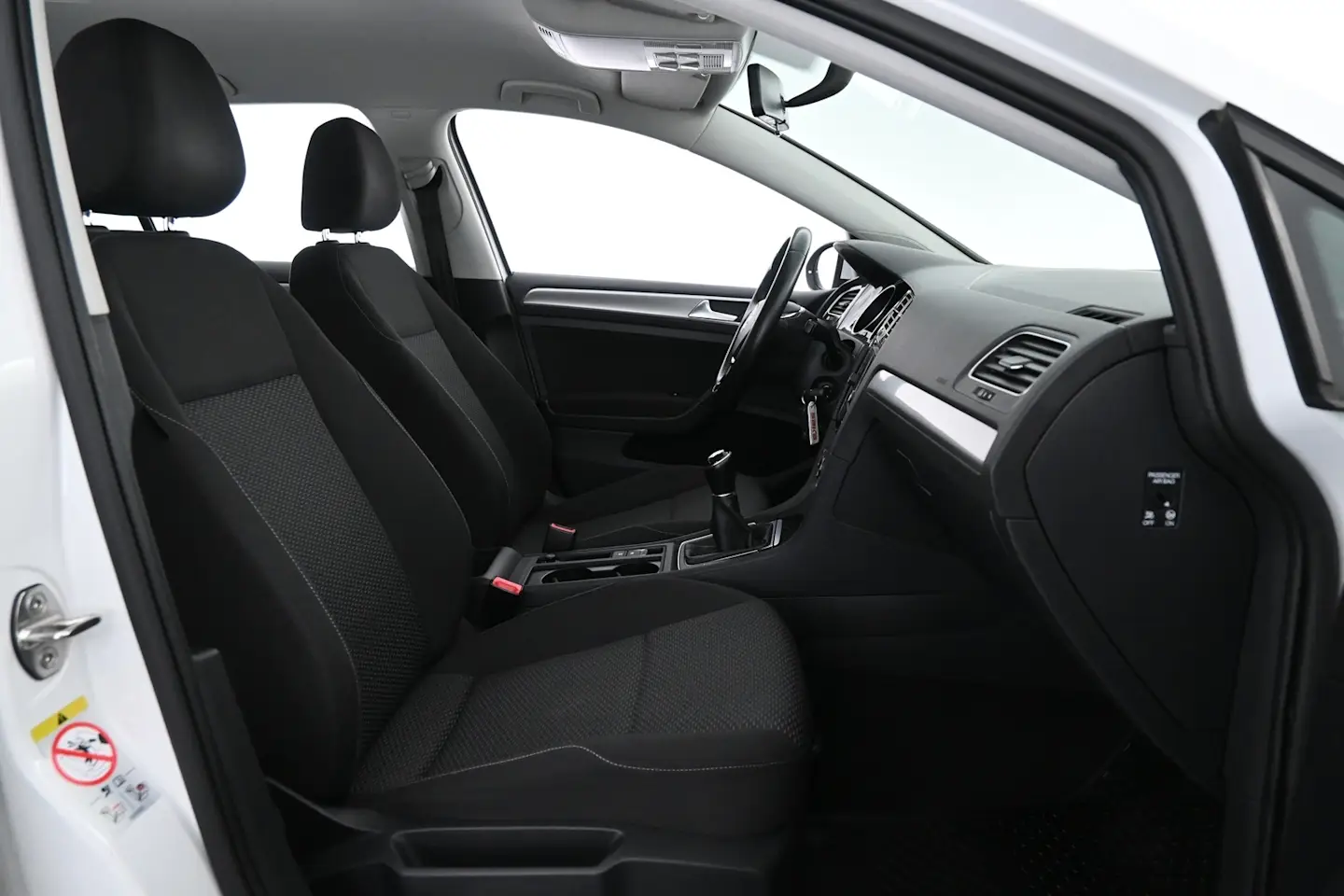 Car Image - 5YxZA9G4IeALDXHZgMwjIO